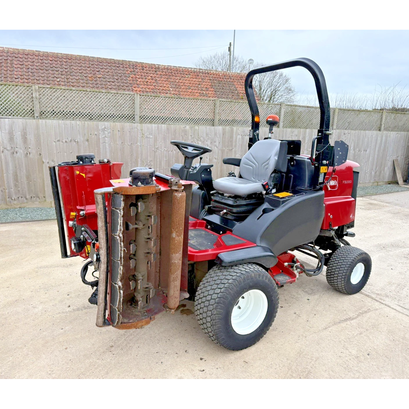 2020 TORO LT F3000 TRIPLE DECK FLAIL RIDE ON LAWN MOWER